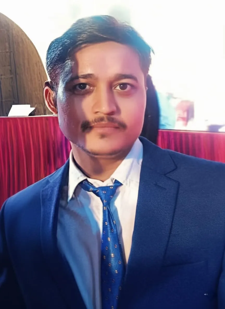 English Teacher Rajneesh Tripathi